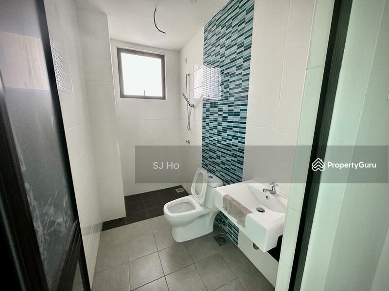 Casa Residences - Master Bathroom