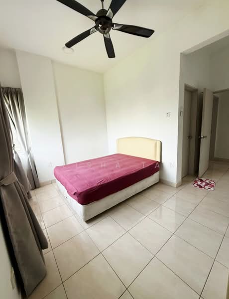 Condominium for Sale at Lagoon Suites - Alisha Tan - Bedroom - PropertyGuru.com.my