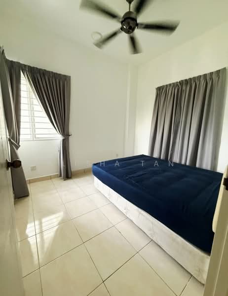 Condominium for Sale at Lagoon Suites - Alisha Tan - Bedroom - PropertyGuru.com.my