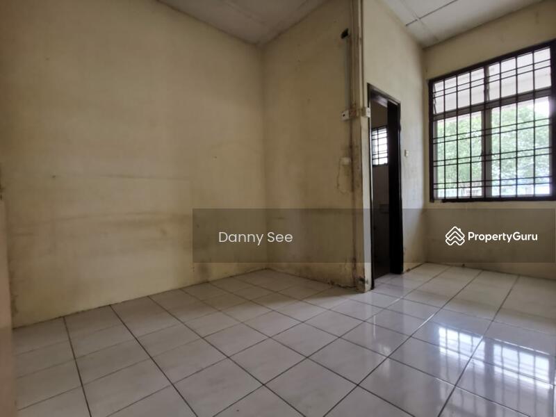 Bandar Putra Kulai Jalan Nuri Corner Single Storey Terrace House