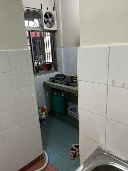 Pangsapuri untuk Disewa di Permai Apartment - Elaine Lian - Kitchen - PropertyGuru.com.my