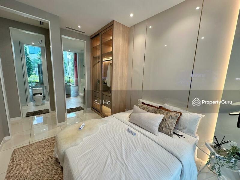 VERSA - Master Bedroom