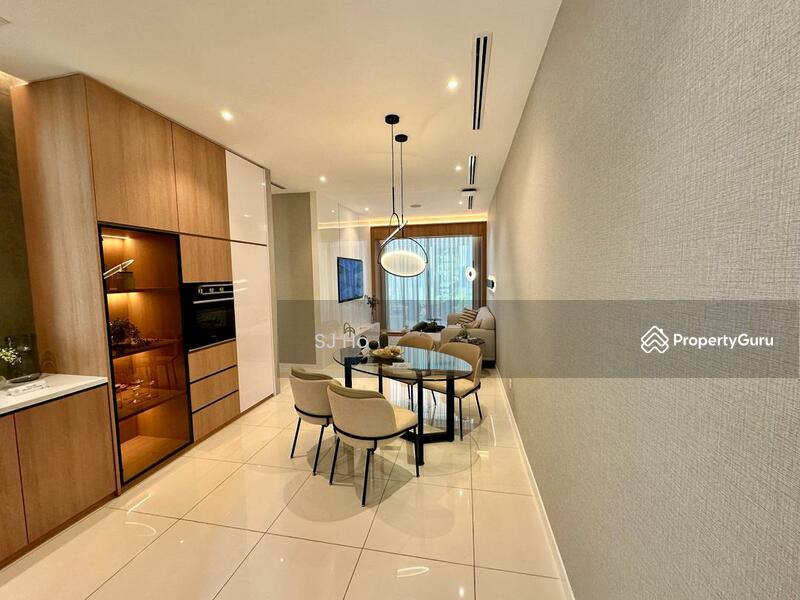 VERSA - Dining Area