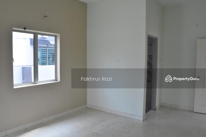 Banglo Setingkat (Cantik dan Besar ) @ Taman Bunga Raya Fasa 8 Kuala