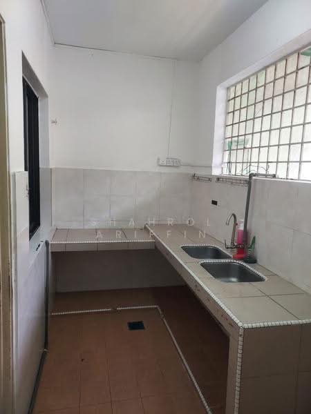 2-storey Terraced House for Sale in Taman Meru (Ipoh) - Shahrol Ariffin - Kitchen - PropertyGuru.com.my