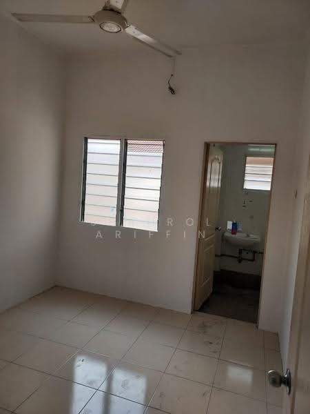 2-storey Terraced House for Sale in Taman Meru (Ipoh) - Shahrol Ariffin - Bathroom - PropertyGuru.com.my