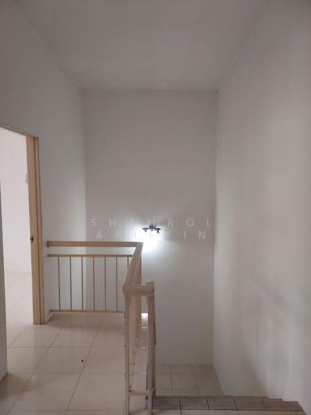 2-storey Terraced House for Sale in Taman Meru (Ipoh) - Shahrol Ariffin - Corridor - PropertyGuru.com.my