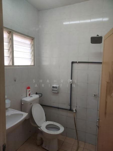 2-storey Terraced House for Sale in Taman Meru (Ipoh) - Shahrol Ariffin - Bathroom - PropertyGuru.com.my