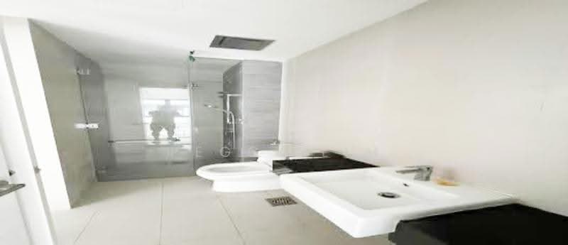 Rumah Berkembar untuk Disewa di Bukit Jelutong (Shah Alam) - Peggy Lim - Bathroom - PropertyGuru.com.my