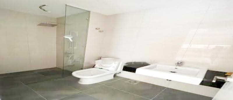 Rumah Berkembar untuk Disewa di Bukit Jelutong (Shah Alam) - Peggy Lim - Bathroom - PropertyGuru.com.my