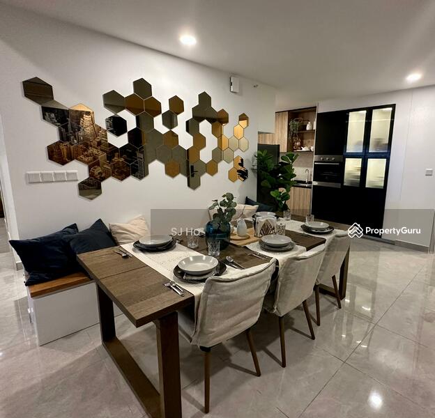 SAVANA - Dining Area