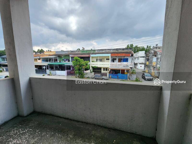 Freehold Taman Tasek Jaya Double Storey Terrace Corner House, Ipoh