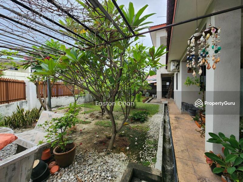 Freehold Taman Tasek Jaya Double Storey Terrace Corner House, Ipoh