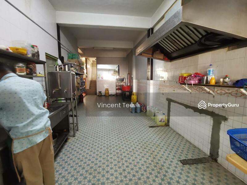 Untuk Dijual - 2.5Sty Corner Shop 22 x 100 Freehold Pekan Lama Kuala Selangor