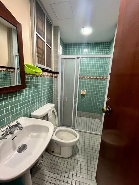 Kondominium untuk Dijual di Kampung Warisan - Christopher Lim - Bathroom - PropertyGuru.com.my
