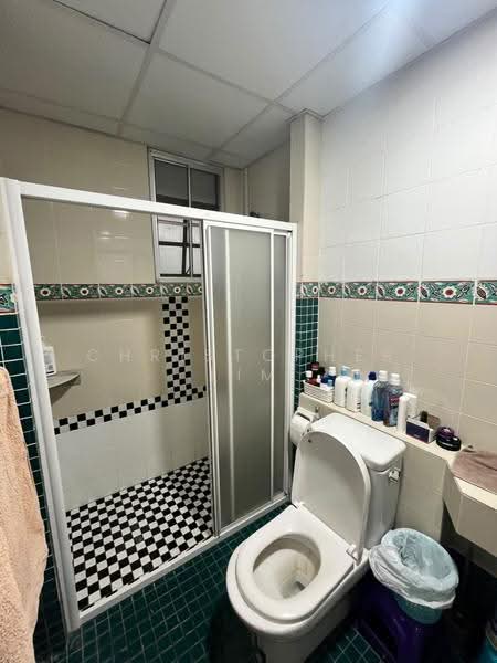 Kondominium untuk Dijual di Kampung Warisan - Christopher Lim - Bathroom - PropertyGuru.com.my