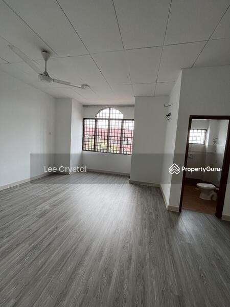 2-storey Terraced House for Sale in Taman Pelangi Semenyih (Semenyih) - Lee Crystal - PropertyGuru.com.my