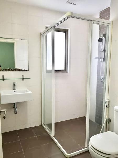 Kediaman Servis untuk Dijual di Neo Damansara - Nick Yeoh - Bathroom - PropertyGuru.com.my