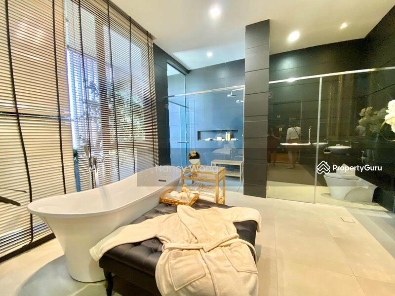 For Sale - Sendayan Bungalow 7800sqftSwimming Pool Fit FOR Retirement Only RM620k