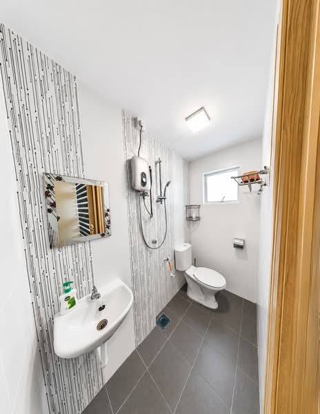 Pangsapuri untuk Disewa di Sky Garden Residence @ Sri Klebang - Steven . - Bathroom - PropertyGuru.com.my