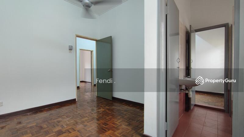 1-storey Terraced House for Sale in Kelana Jaya (Petaling Jaya) - Fendi tan - PropertyGuru.com.my