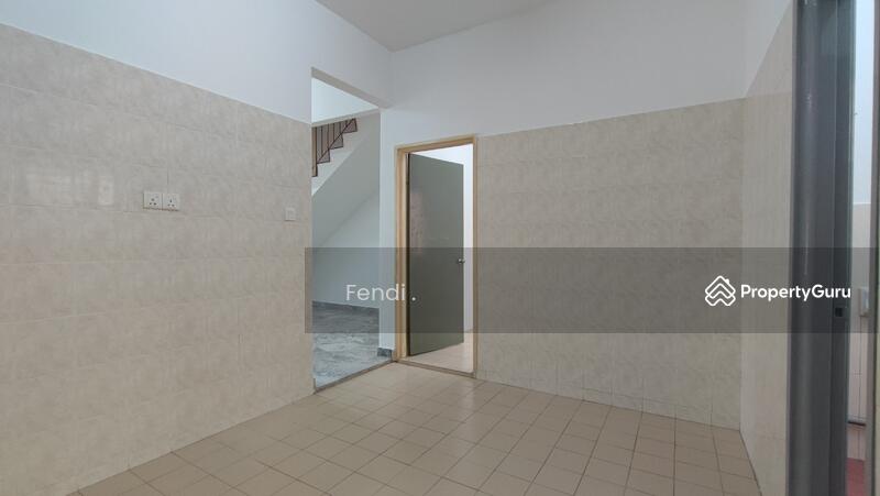 1-storey Terraced House for Sale in Kelana Jaya (Petaling Jaya) - Fendi tan - PropertyGuru.com.my