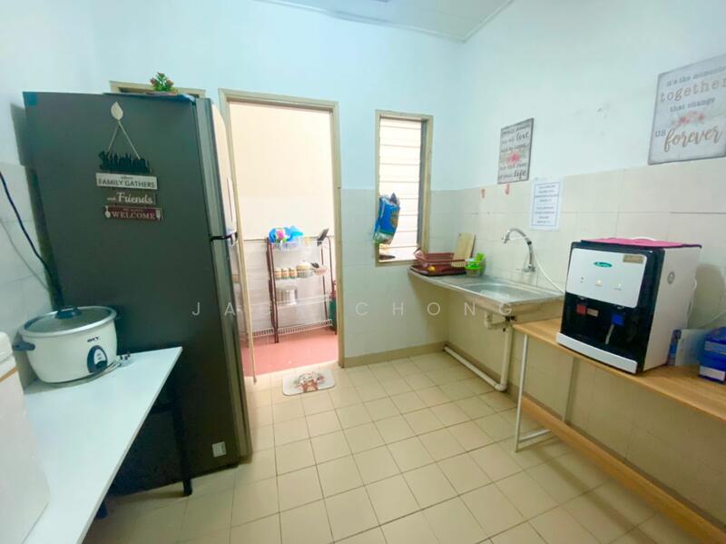 Untuk Disewa - Vista Shop Apartment (Damansara Damai)