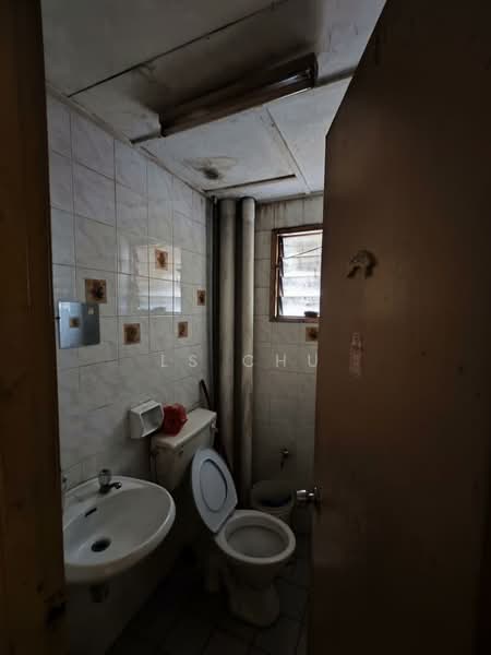 Apartment for Sale at Pangsapuri Sri Kemuning - LS Chu - Bathroom - PropertyGuru.com.my