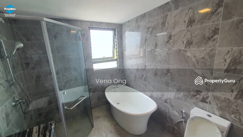 Rumah Kluster untuk Dijual di Forest City (Gelang Patah) - Vena Ong - 主卧浴室 - PropertyGuru.com.my