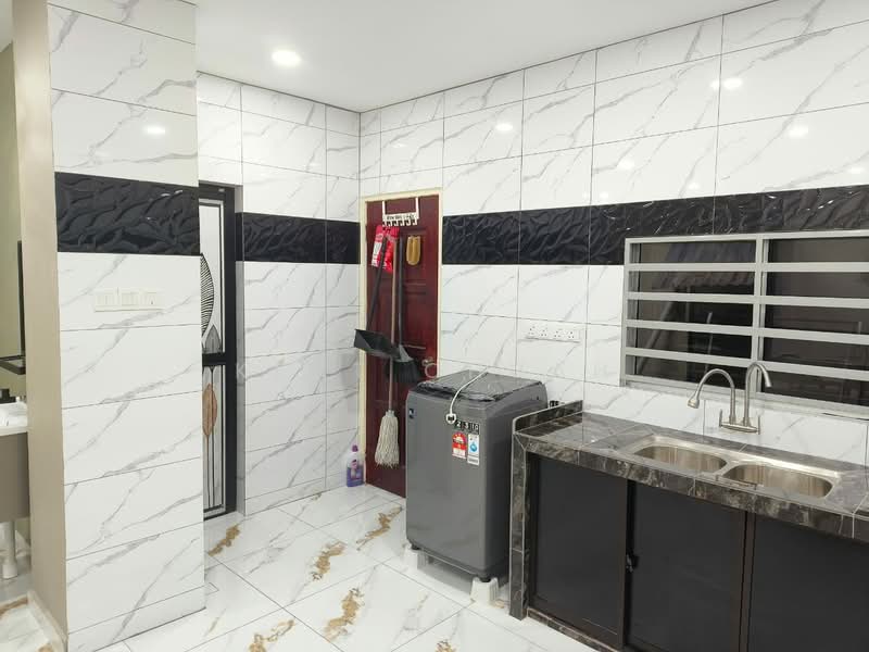 2-storey Terraced House for Rent in Raja Uda (Butterworth) - Kent Chuah - Kitchen - PropertyGuru.com.my