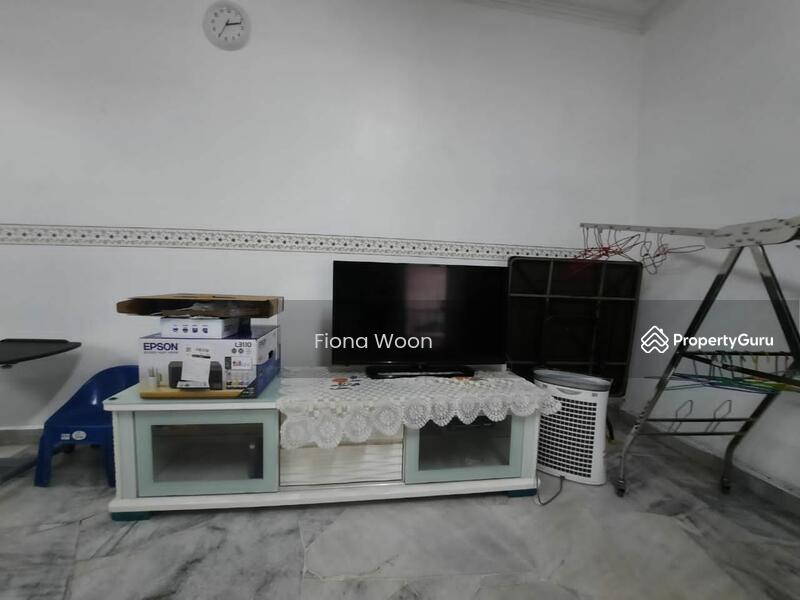Untuk Disewa - Terrace house at Cheng