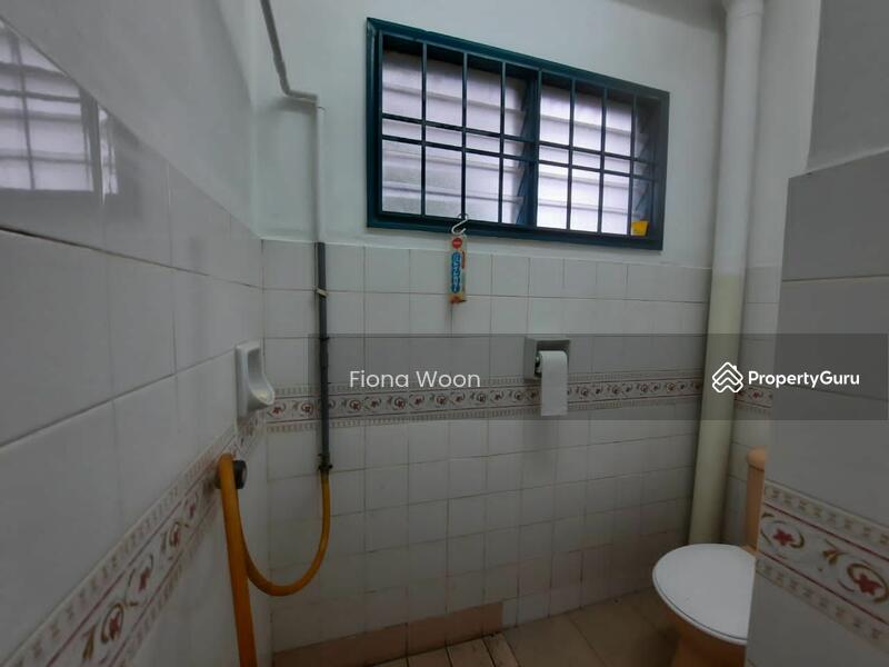 Untuk Disewa - Terrace house at Cheng