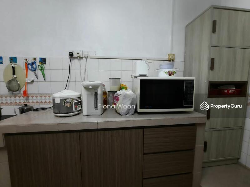 Untuk Disewa - Terrace house at Cheng