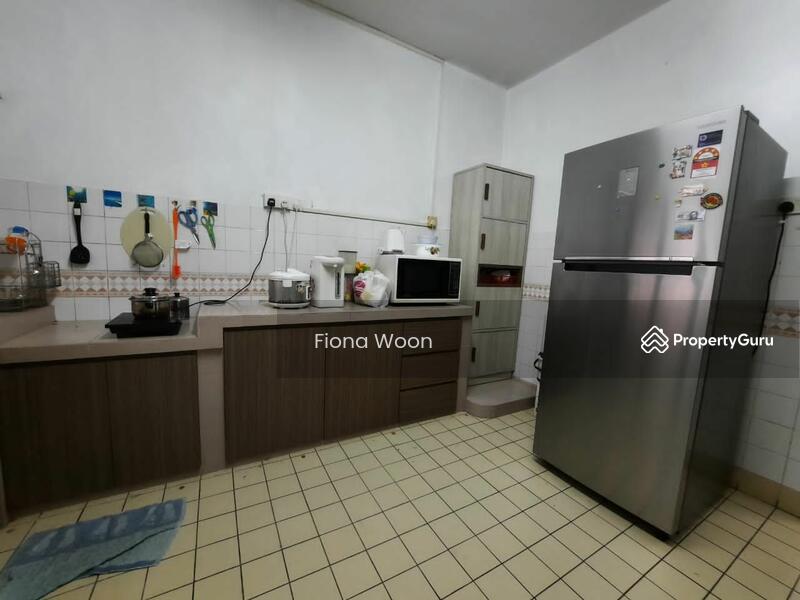 Untuk Disewa - Terrace house at Cheng