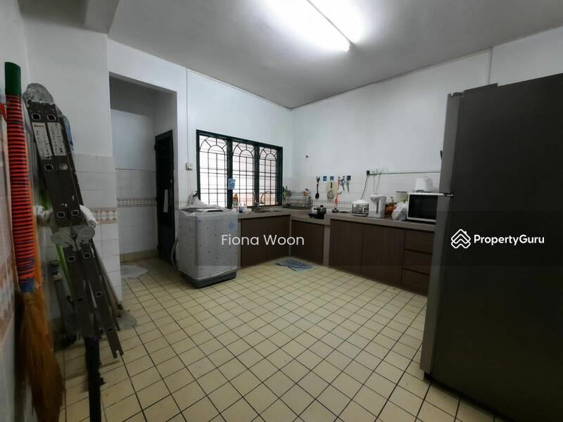 Untuk Disewa - Terrace house at Cheng