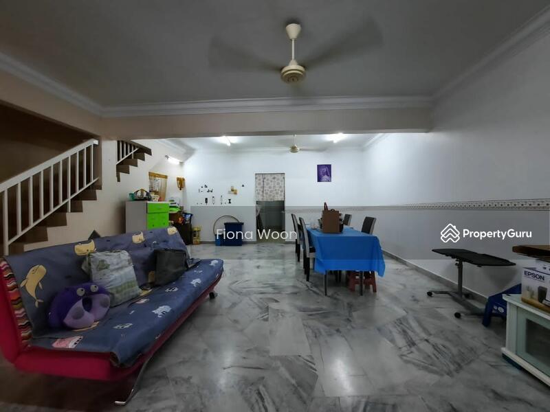 Untuk Disewa - Terrace house at Cheng