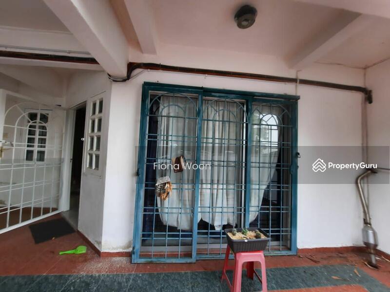 Untuk Disewa - Terrace house at Cheng