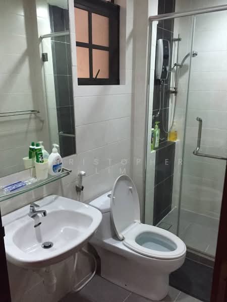 Kondominium untuk Disewa di Kampung Warisan - Christopher Lim - Bathroom - PropertyGuru.com.my