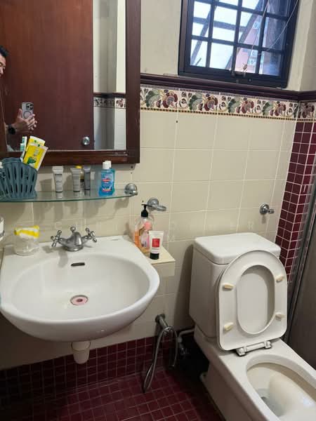 Kondominium untuk Disewa di Kampung Warisan - Christopher Lim - Bathroom - PropertyGuru.com.my