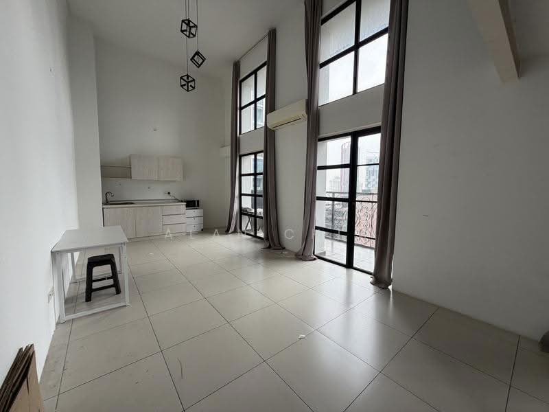 Kondominium untuk Disewa di SOHO @ Empire City - Alan Chia - Kitchen - PropertyGuru.com.my