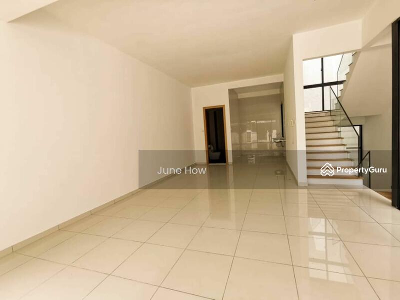 Rumah Teres 3.5 Tingkat untuk Dijual di Damansara Perdana (Selangor) - June How - PropertyGuru.com.my