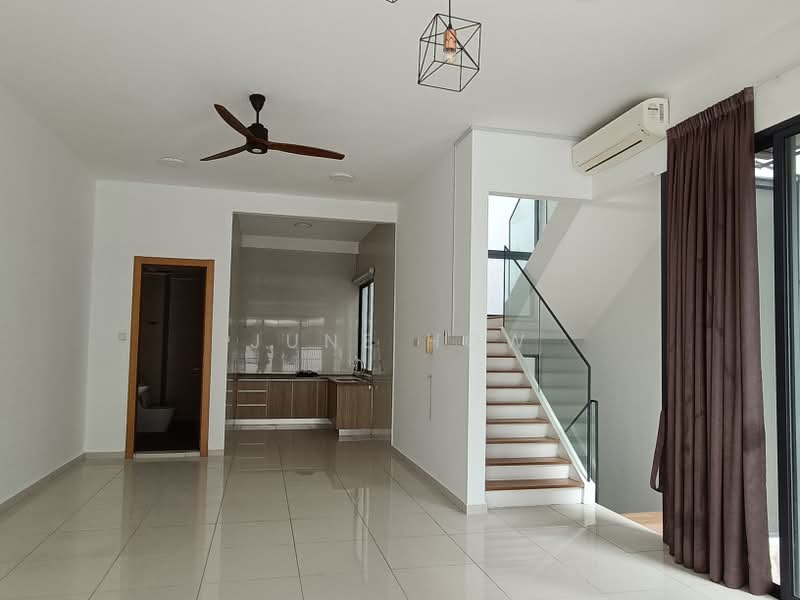 3.5-storey Terraced House for Sale in Damansara Perdana (Selangor) - June How - Kitchen - PropertyGuru.com.my