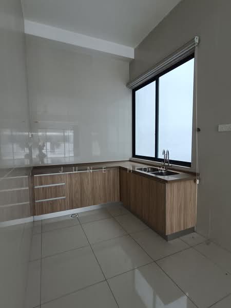 3.5-storey Terraced House for Sale in Damansara Perdana (Selangor) - June How - Kitchen - PropertyGuru.com.my
