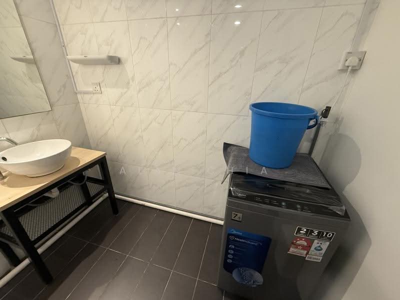 Condominium for Rent at SOHO @ Empire City - Alan Chia - Bathroom - PropertyGuru.com.my