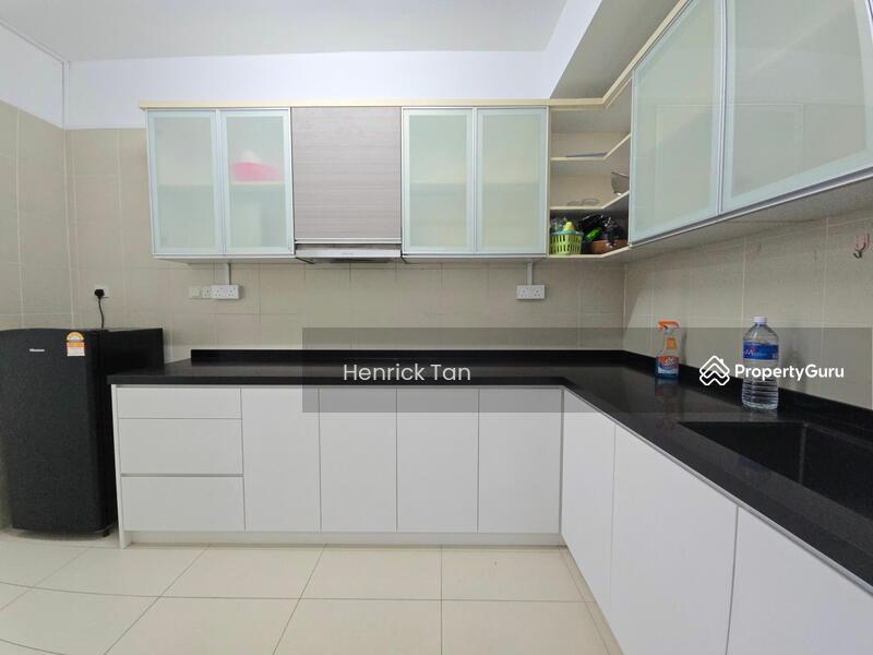 For Sale - Tiara Mutiara / The Crown