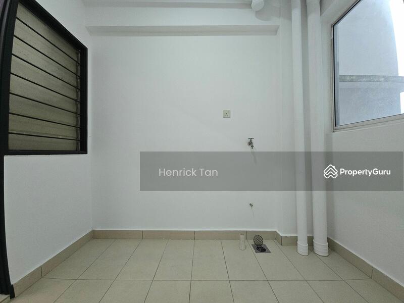 For Sale - Tiara Mutiara / The Crown