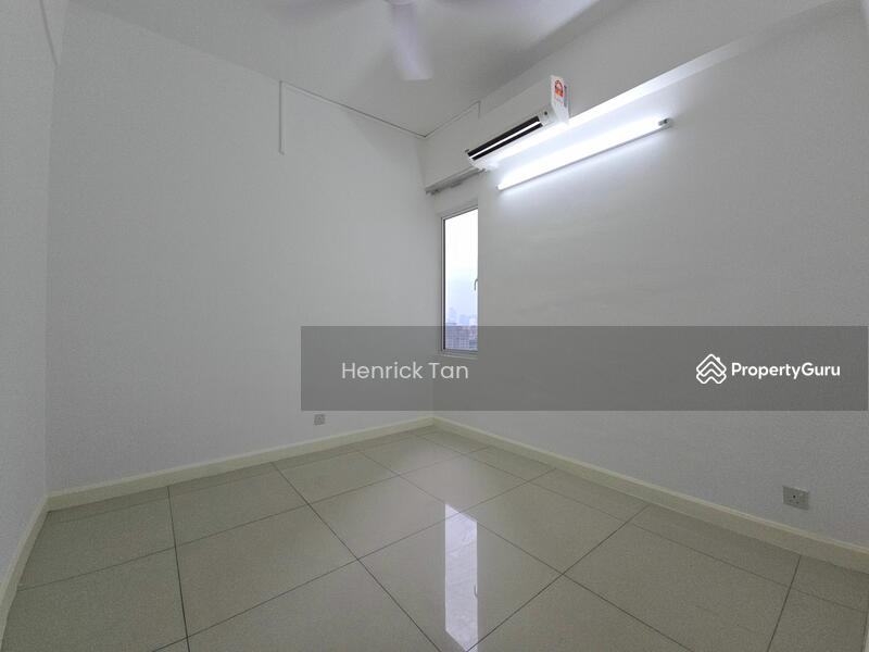 For Sale - Tiara Mutiara / The Crown