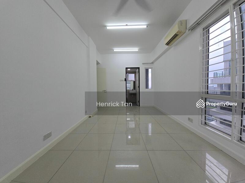For Sale - Tiara Mutiara / The Crown