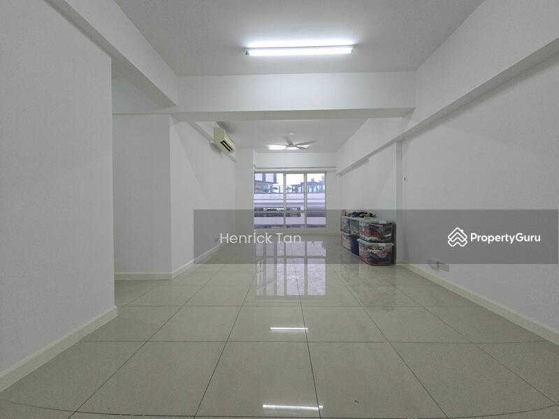 For Sale - Tiara Mutiara / The Crown