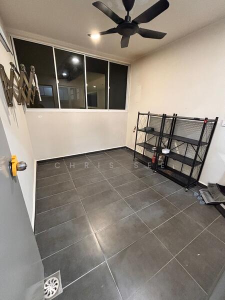 Untuk Disewa - Brand new largest condo 1335sf partly furnished low density privacy environment